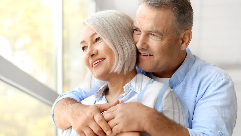 Dating Profil Tipps: Natürliches Foto mit Lächeln